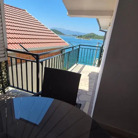 Apartment Vodanovic Blace