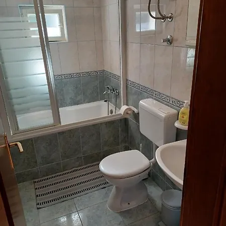 Vodanovic Apartman *
