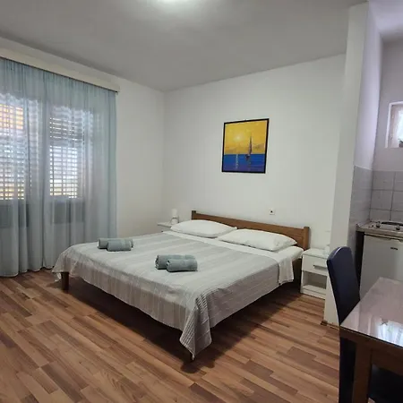 Apartment Vodanovic Blace